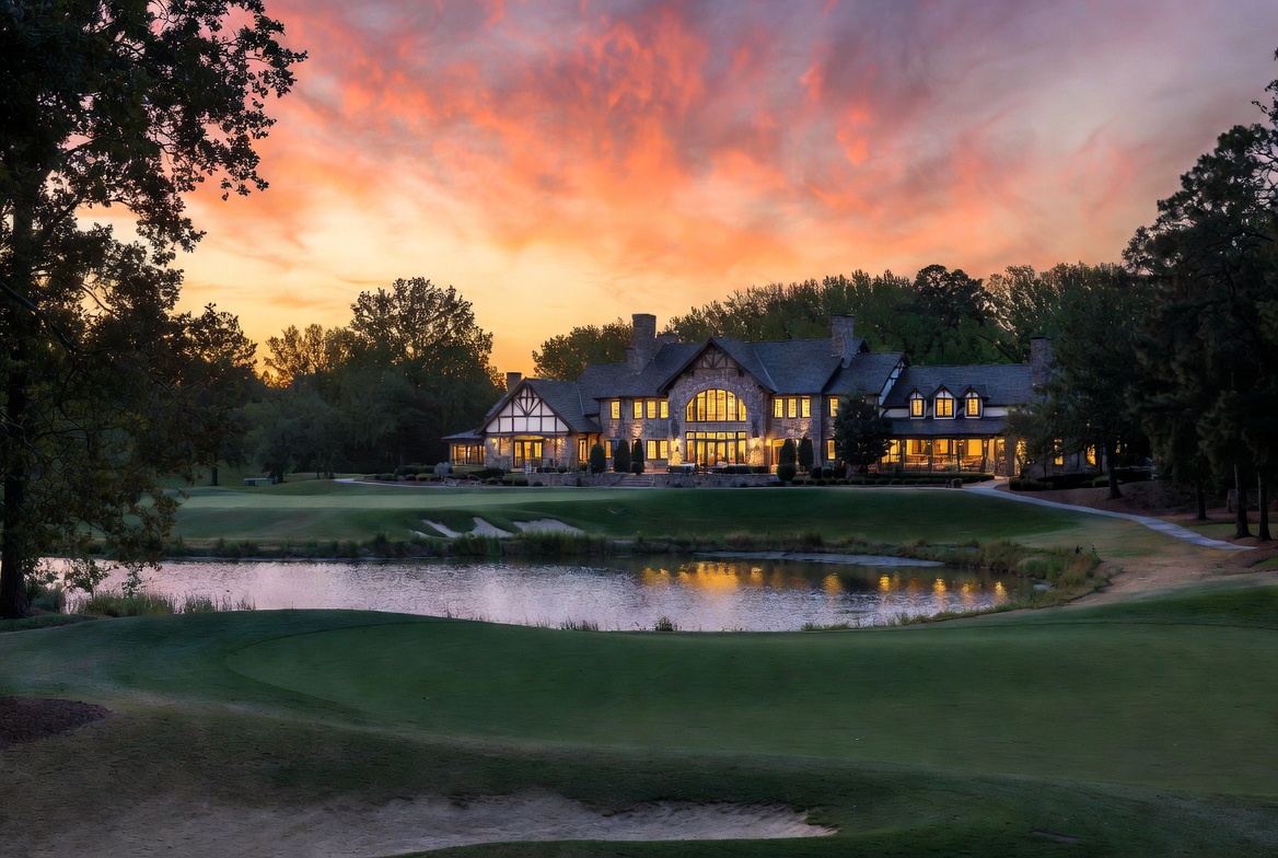 Windward luxury community in Alpharetta, GA — Lake Windward and golf
